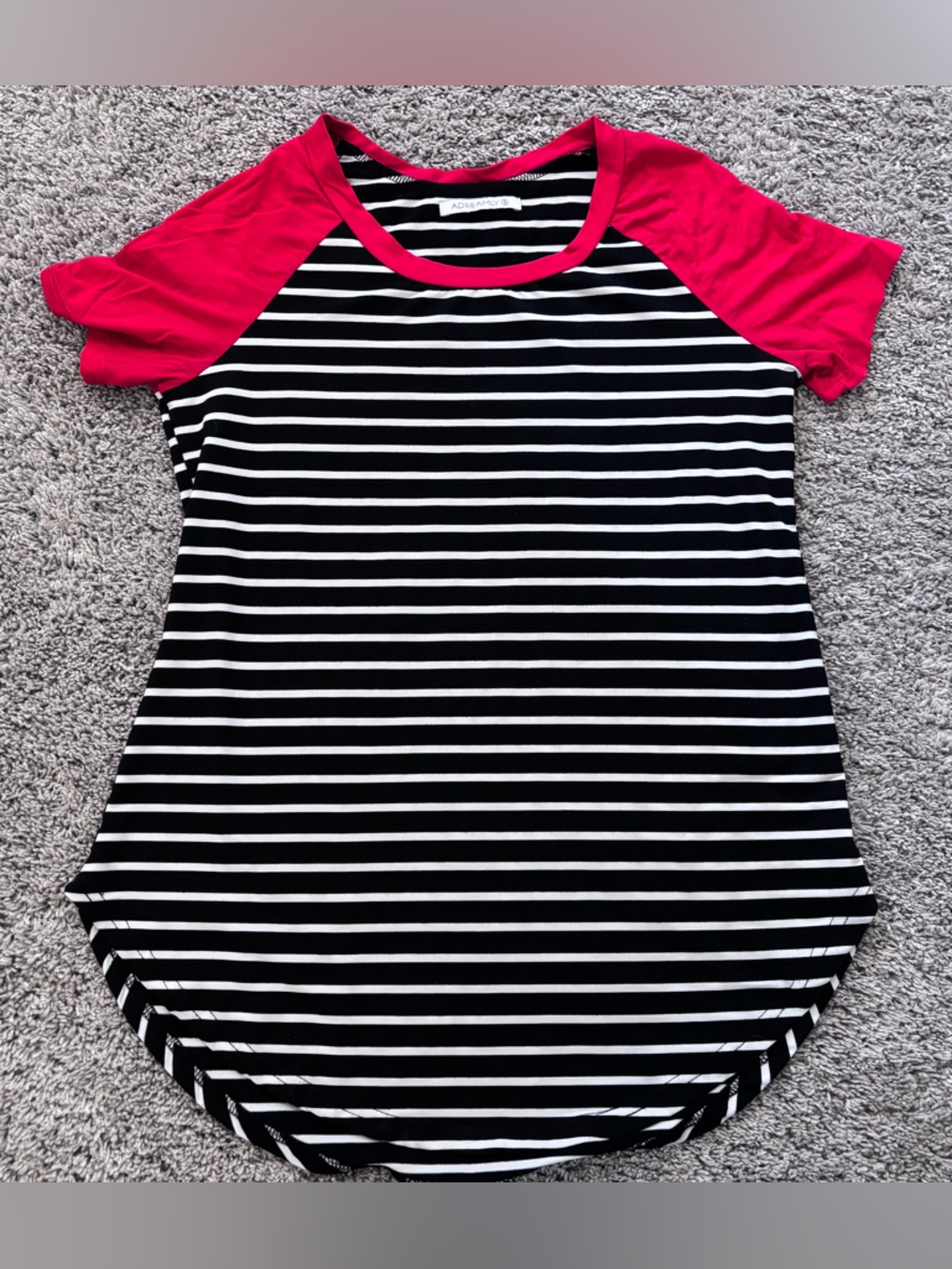 Adreamly Women’s Red Black White Striped T-Shirt Relaxed Long Size S